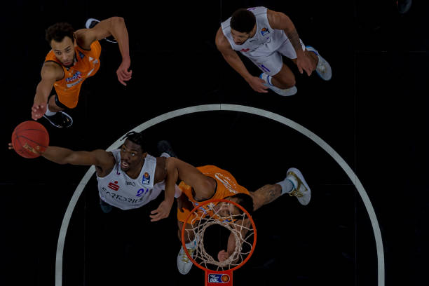 了自己在曼 了自己在曼