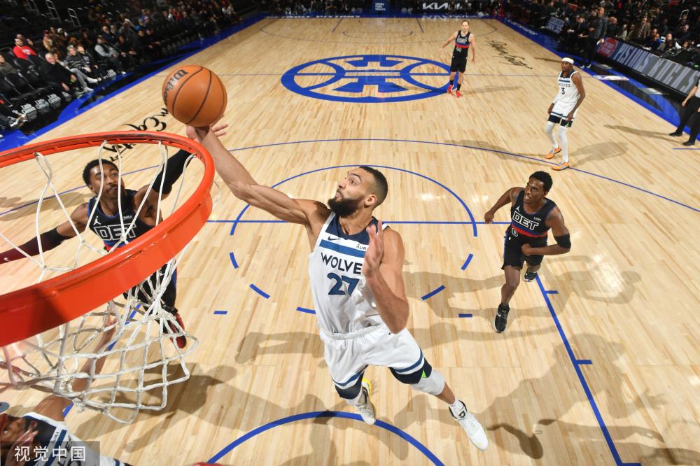 色的角色球 色的角色球